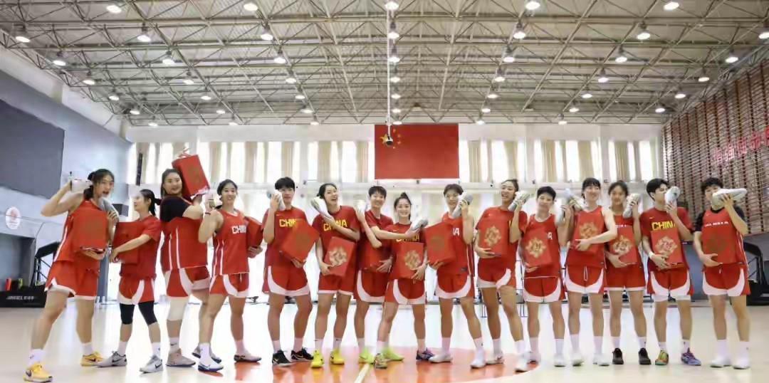 开云官网-双塔缺席，新人扛旗！女篮生死战前，宫鲁鸣的豪赌开始了