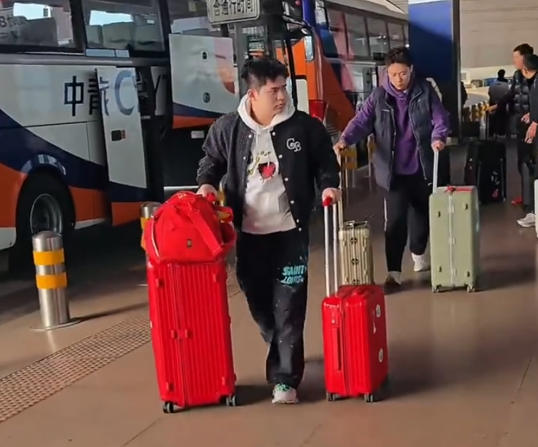 开云体育官网-林诗栋将封闭训练两周！世排跌第5世界杯丢种子位 肩伤成最大隐患