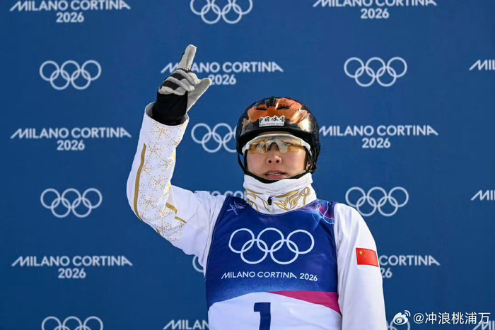 开云-冬奥冠军徐梦桃重返浪姐舞台|冬奥会|卫冕冠军|冬奥冠军综艺|运动员跨界|乘风2026_新浪体育_新浪新闻